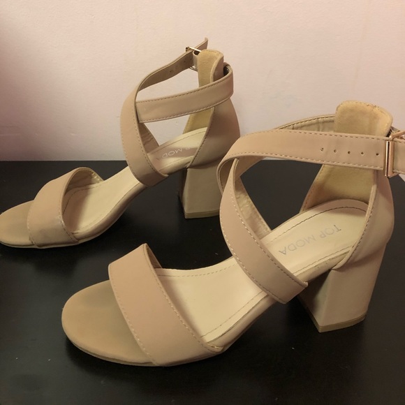 Tan color heels - Picture 2 of 4